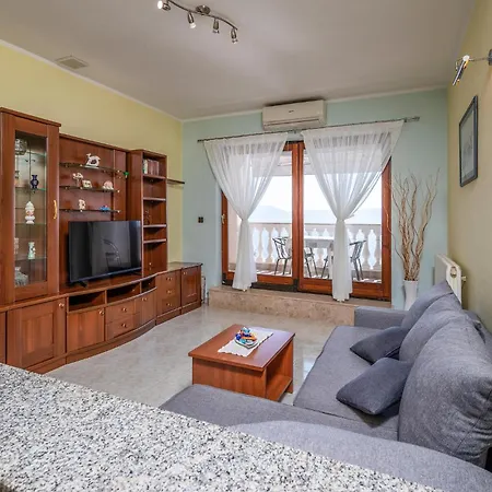Apartment Stunning Apartment In Labin With Kitchen
