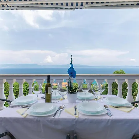 Stunning Apartment In Labin With Kitchen Ravni