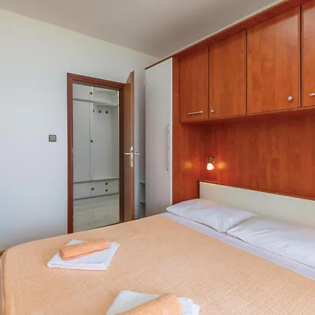Apartment Stunning Apartment In Labin With Kitchen