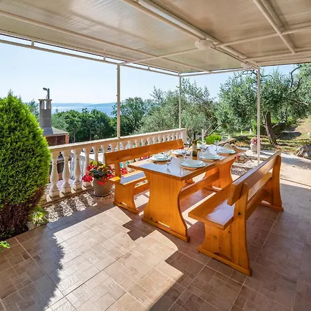 Stunning Apartment In Labin With Kitchen *