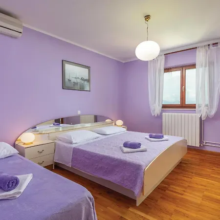 Apartment Stunning Apartment In Labin With Kitchen Ravni