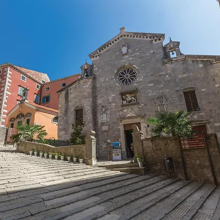 Stunning Apartment In Labin With Kitchen Ravni