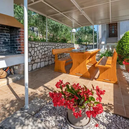 Apartment Stunning Apartment In Labin With Kitchen *